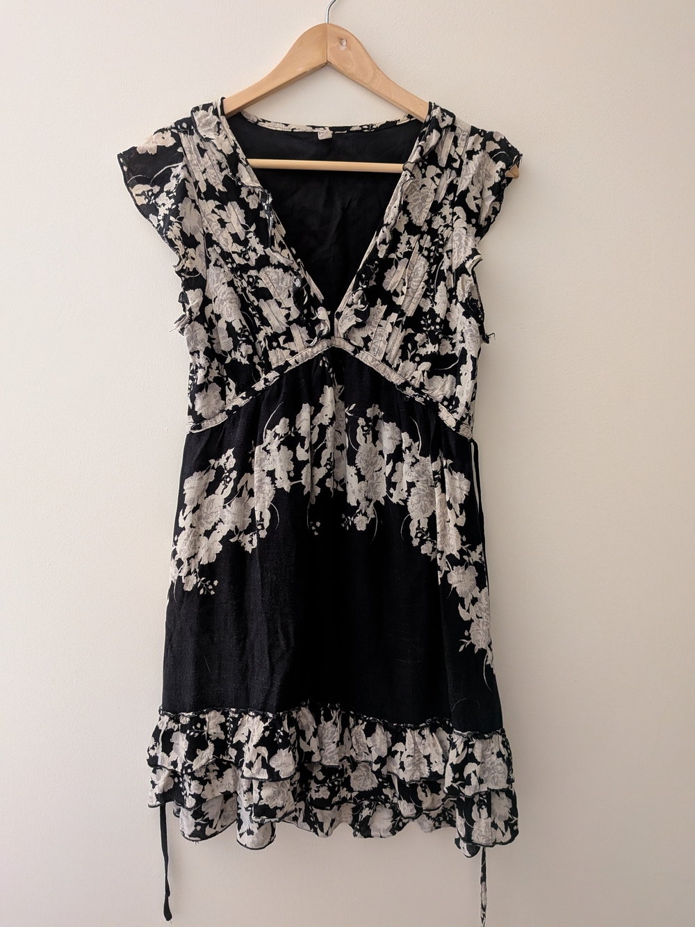 Black Floral V-Neck Women’s Dress, Xs-Small